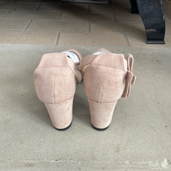 Neutral Pointed Toe Heels Faux Suede 8-8.5 - Picture 3 of 5